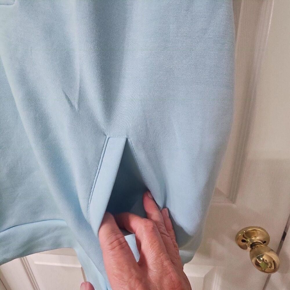 Unbranded Women's Sweatshirt - Picture 2 of 6